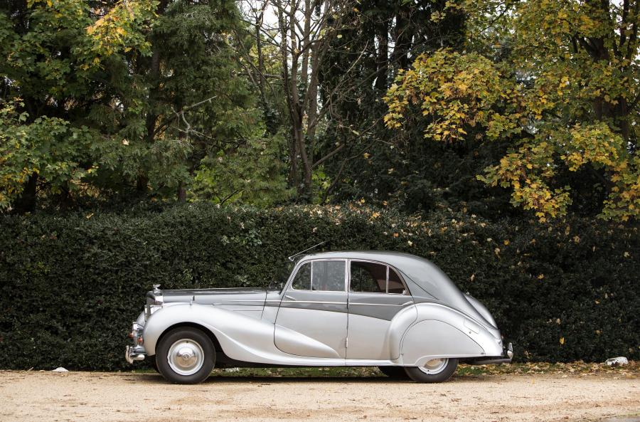  Bentley Mark VI Saloon by Vanden Plas 1946 года  (фото 5 из 6)